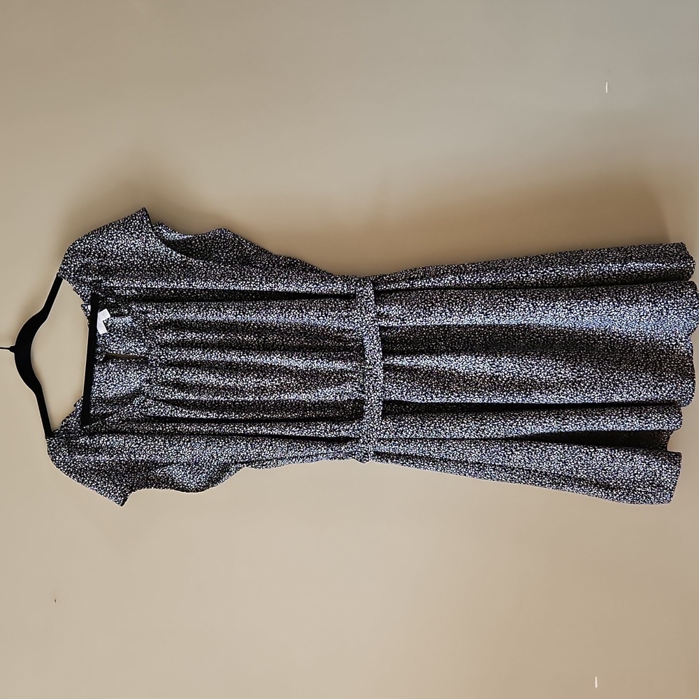 Lc Lauren Conrad size XXL cap sleeve black white floral dress